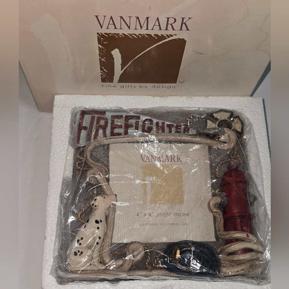 Vanmark Red Hats Of Courage 3D Photo Frame Firefighter Fireman Firehouse 4" x 4" - Picture 3 of 4